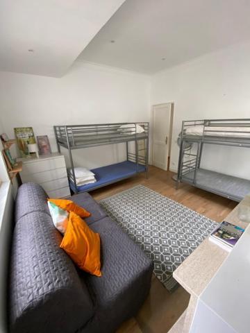 Bed and Breakfast GetWet Surfcamp Costa da Caparica Exterior foto